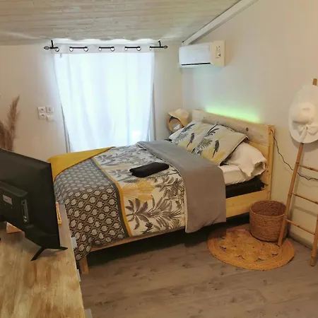 Chez Nathalie&maxime בית אירוח