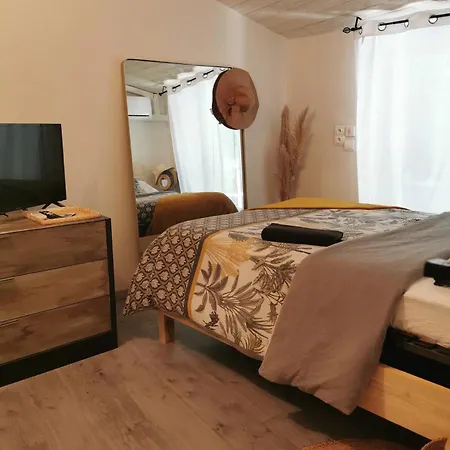 Chez Nathalie&maxime בית אירוח